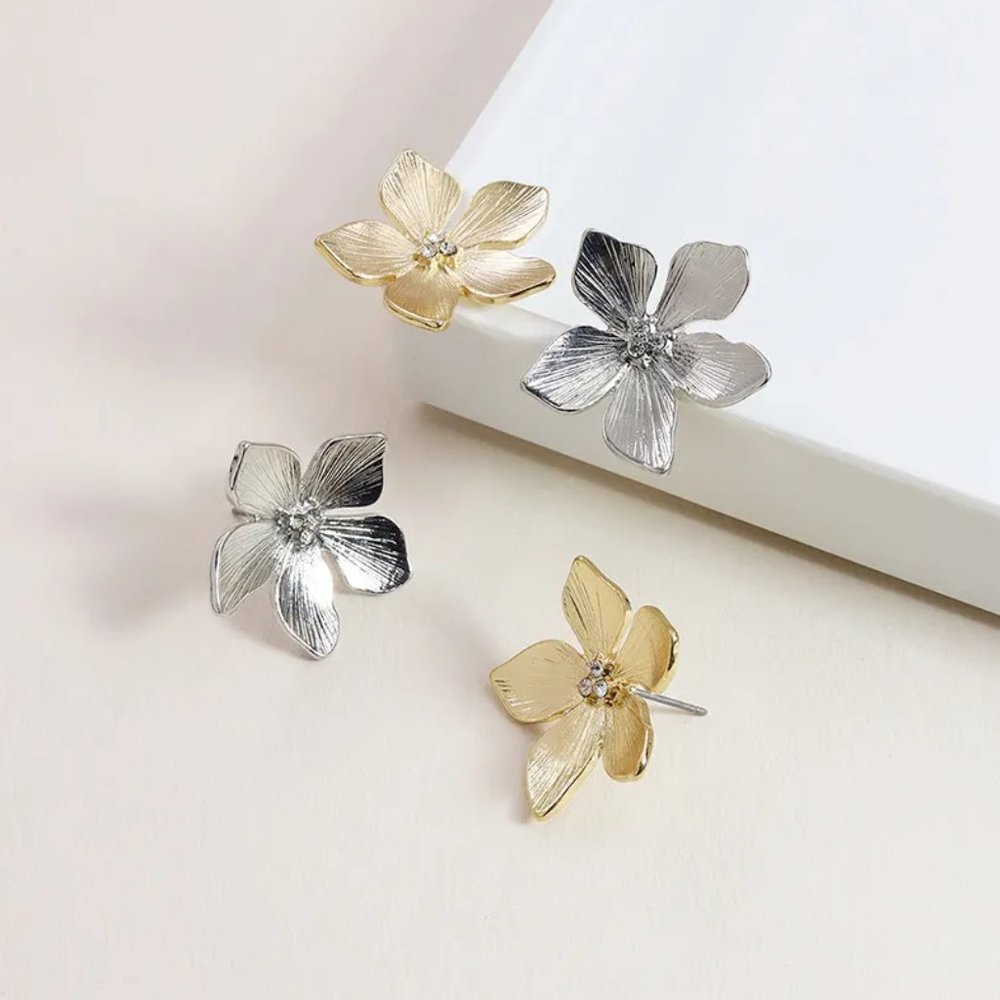 Silver Gilded Floral CZ Diamond Flower Stud Earrings NEW - Picture 4 of 8